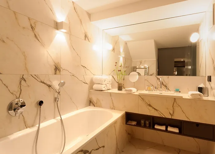 Hotel The 5*